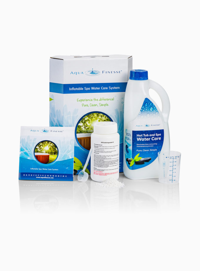 Kit de traitement Aquafinesse pour spa gonflable : 1 bouteille de liquide clarifiant (2L) + 450g de chlore granulés