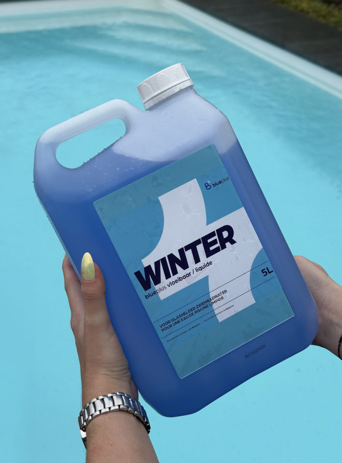 Liquide d'hivernage BluePlus en 5 litres, photo réelle
